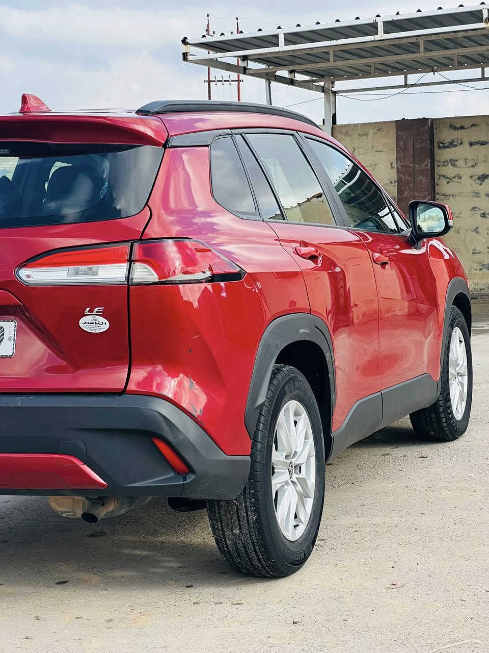 السلام عليكم

� للبيع: Toyota Corolla Cross 2023 LE

سيارة نظيفة جداً بحالة ممتازة، استخدام شخصي ، الضرر مذكور  (قابل للفحص)

• محرك 2.0 لتر، 4 سلندر

• ناقل حركة أوتوماتيك CVT

• دفع أمامي 

    • اقتصادية بالوقود   

• شاشة وسطية 8 إنج + نظام صوتي

• نظام دخول ذكي وتشغيل بصمة

• كاميرا خلفية + حساسات

• أنظمة أمان:

• تنبيه مغادرة المسار

• نظام الحفاظ على المسار

• رادار + تنبيه النقطة العمياء  

• مرايا كهربائية مع تسخين

• جنوط + تصميم SUV عملي ومرتفع عن الأرض

• واسعة ومريحة (5 ركاب)

• اقتصادية جداً بالبزين

• ارتفاع مناسب للطرق

• اعتمادية تويوتا المعروفة

ماشية 82الف ميل

💰 السعر: ( 185 وبيها مجال)

📞 للتواصل: ‭٠٧٨٢ ٢٤٨ ٢٧٢٧
