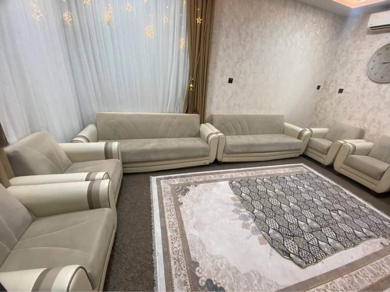 تخم قنفة جلدي اصلي ١٠ نفرات مع ميز حيل نضيف سعر ٣٥٠ ألاف عنوان دهوك بروشك ت*********** دهوك, العراق
