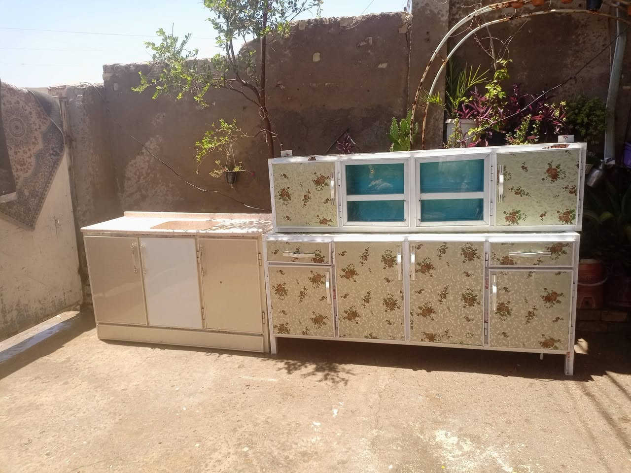 عليكم كونتر البيع تكمه3متر ونص سنك مرمر  عنوان بغداد ابو دشير ***********
