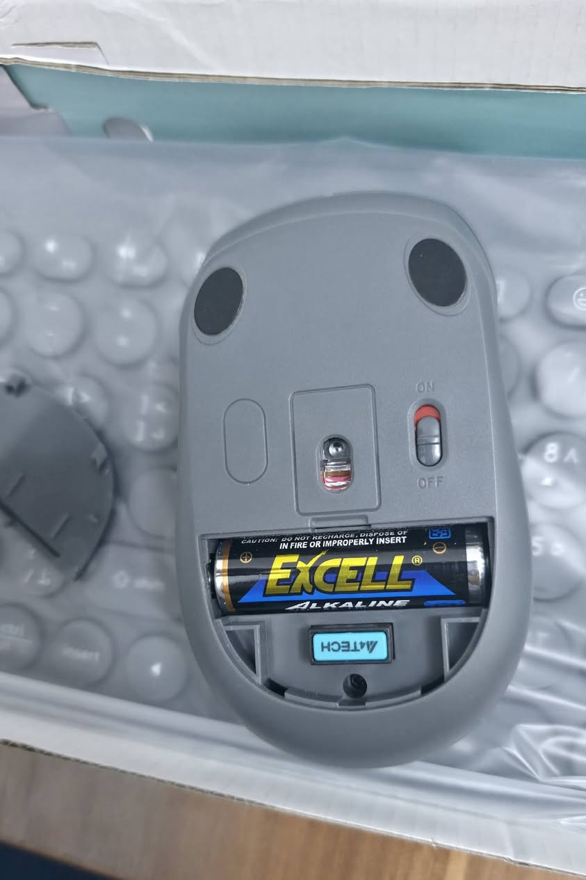 السلام عليكم 
شباب عندي ملحقات مال PC 
بعت الPC وضلن عندي 
استخدامهن حيل قليل 
والكيبورد ما مستخدمة 
كلهن ب55 وي التوصيل 
سعرهن قفل 
وحالتهم نفس الجديد


**إذا كنت صاحب هذا الإعلان وتريد حذفه لأي سبب، رجاءا أرسل رسالة إلى الدعم الفني**
