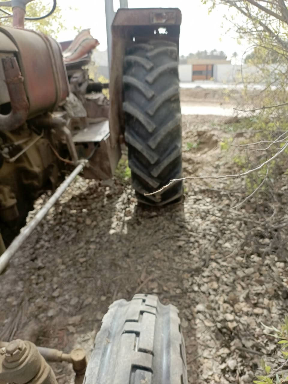 السلام عليكم
عنتر ٧١ موديل ٨٧ رقم بابل صدامي بأسم والدي الله يرحمه متعهد بالتحويل كفاله عامه على وضع الشركه كلشي ممفتوح بيه بس مكينته تبخر بدون تنقيص والتاير الخلفي شويه تعبان مالت الشركه حصة كاز ١٠٠٠ لتر الشهر تشتغل نكرة سلف وراه فدان خاشوكه وديج وعربانه السعر ٦ مليون قفل مكاني حله هاشميه.


**إذا كنت صاحب هذا الإعلان وتريد حذفه لأي سبب، رجاءا أرسل رسالة إلى الدعم الفني**