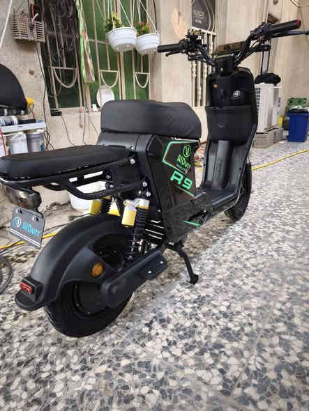 للبيع دراجة شحن R9 نوع وينلي أستخدام جدا قليل وجدا نظيفة مكفولة من كافة النواحي...بطاريات 32 أمبير...ملحقاتها سويچين وبصمتين وسلة ومرايتين وشاحنة الأصلية.
السعر 450
 ***********
