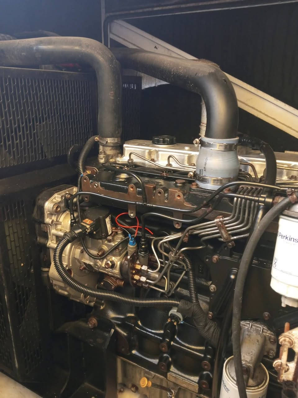 السلام عليكم مولد بيركنز انكليزي🇬🇧 اصلي 
 150كيفي 6 سلندر.   كاتم 90% 🔊
. الاستفسار عل واتساب📞
 *********** 📞***********
توصيل كافه المحافظات  🚛
العنوان أربيل اصناعه الجنوبي
