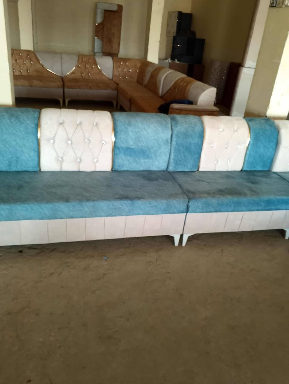 تصفية سارع بل حجز آخر قطع 
#ديوان تسكام 21 متر بلوك اسود #سفنج 10 مميز يكفي استقبال 8ب4 و 7ب4 بسعر معمل مليون و 25 الف فقط 33 نفر يشيل 
#قماش قديفة #معرض_الجوهرة 
#الصويرة تقاطع حي زهور سبيس ***********...***********
