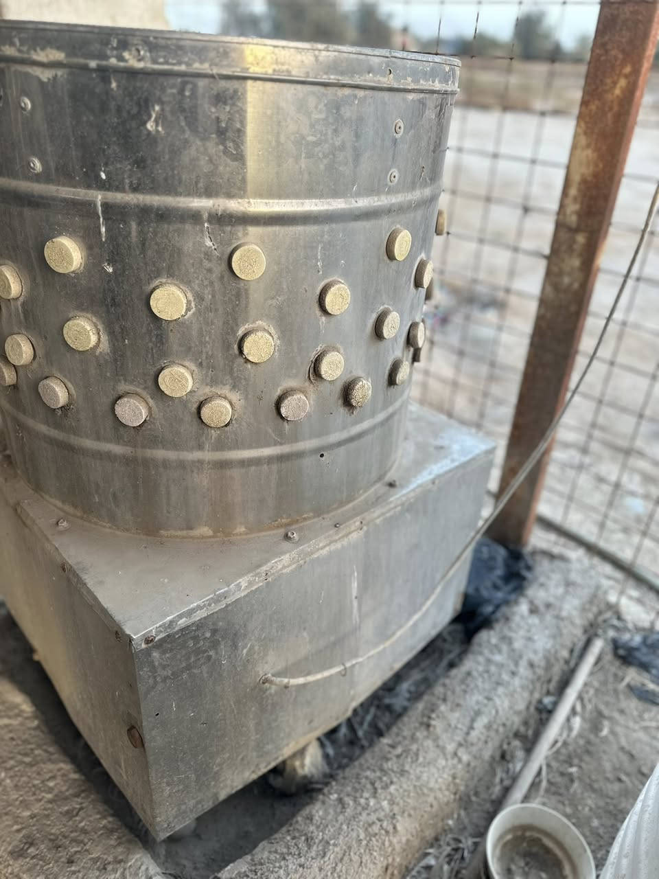 مكائن تنضيف دجاج عدد ثنين للبيع شغلات على الفحص  بس وحده بيها كسر بل الصينيه 
مكاني سماوه 
رقمي ‭٠٧٨٤ ٩١٨ ٤٢٧١
