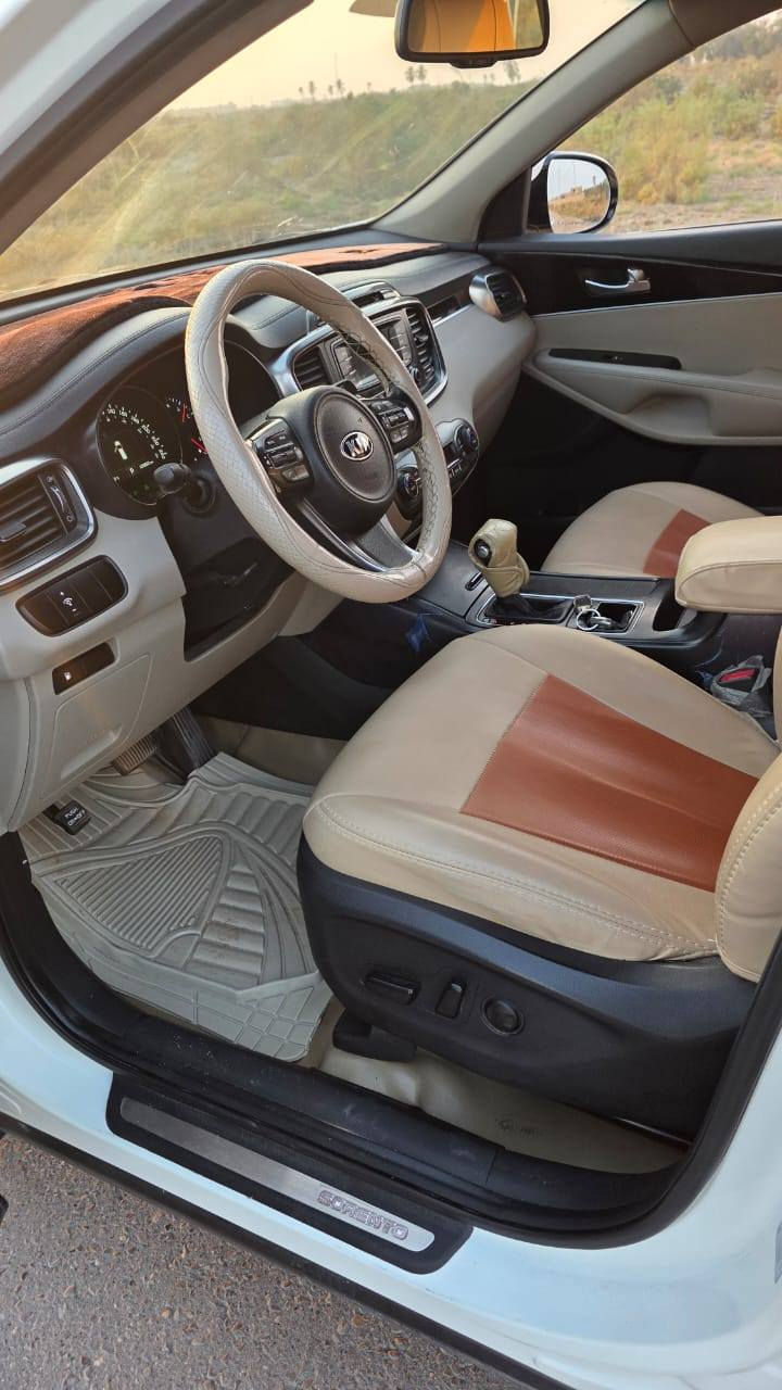 السلام عليكم سياره سورنتو للبيع مديل 15 مكفوله من جميع النواحي شرط السونار نص فول سياره كلش نظيفه مضمومه بالبيت ماتطلع رقم ميسان بسمي شرط التحويل العنوان البصره الدير ناحية النشوه السعر 220 وبيهه مجال الشراي يتصل وتساب او يرمش وانه خابرك مارد على التعاليق على الفيس عتذر ***********
