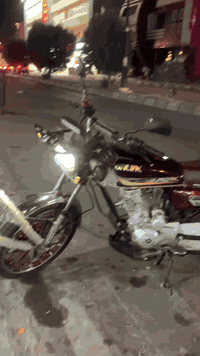 سلام عليكم سيفان 25 نضافه كدام العين شرط من تاير لتاير فقط الدشبول محترك وضعف بالباتري البقيه كلها كفاله السعر 750. وبي مجال واذا اكو مراوس بتايكر 5 نمر ***********
