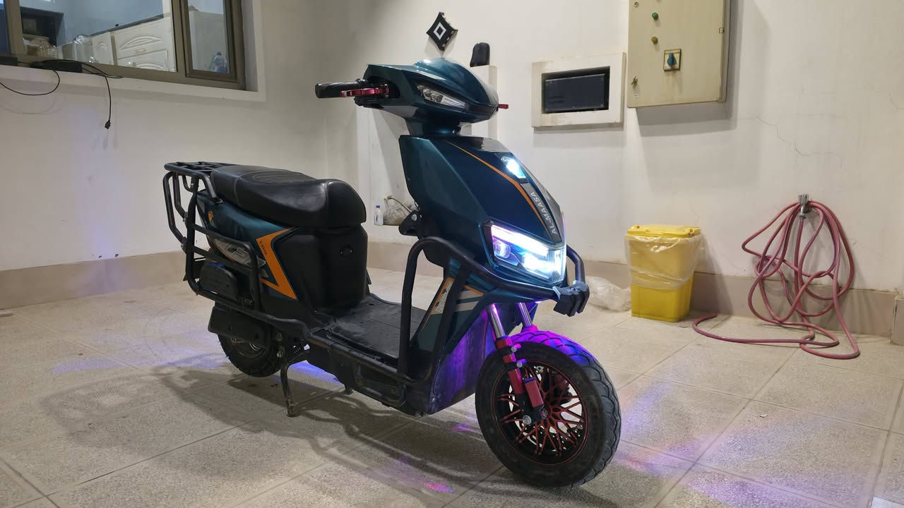 دراجه شحن للبيع ‏‪
تايرات ثنينهن جديده
وبطاريات جديده البلاديه 
دراجه نظيفه موتعبانه 
السعر ٦٠٠ وبيها مجال 
‏‪***********‬‏
