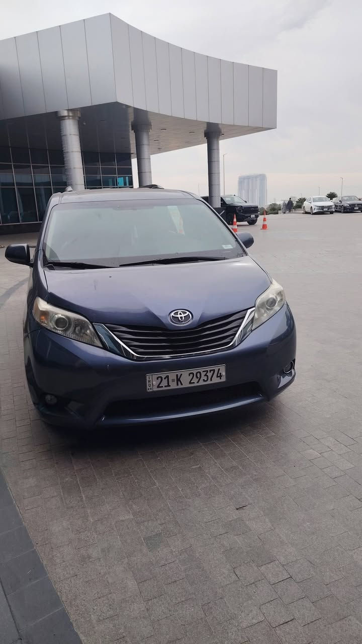 تيوتا سينا ٢٠١٨ للبيع ماشييه ١٢٣مايل سنوييه هذه جديد سياره مابي نقص جاهيز حاديس جيهه سايق بدون داخل بدون اريرباك سونر موجود بل صوره سعر ١٩٠معامله تفاصيل أكثر أتصل *********** مكان سياره سليمانيه.
