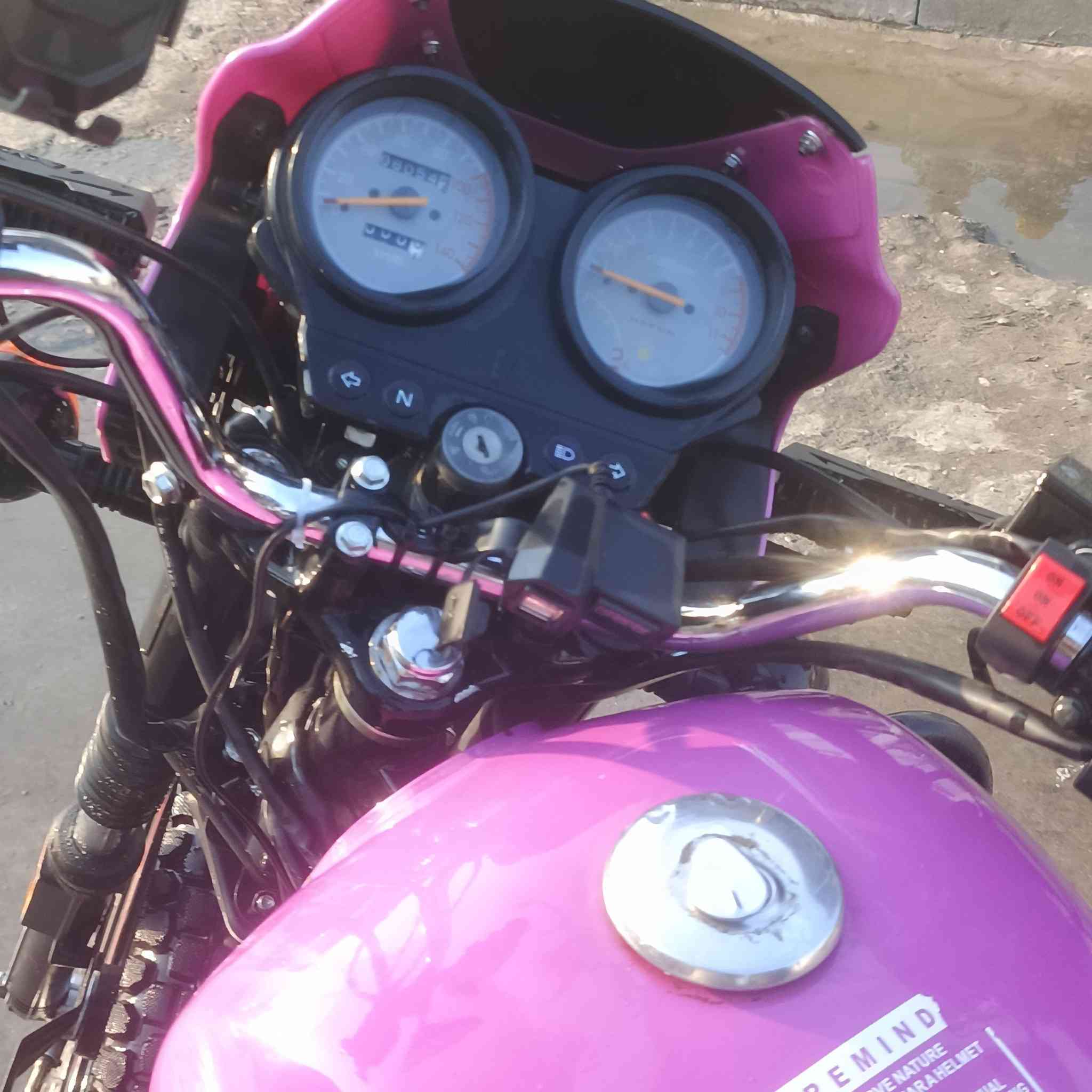 دراجه ديوان جبلي مديل  25 شهر الثاني رقم بغداد  بعده بسم الشركه  يعني احولك كبل من الشركه تحول باسمك دهن كل 15 امزويل السعر 2500 بيه مجال بصيط العنوان بغداد مدينه الصدر  *********** بيه وتساب ما متواجد على فيسبوك
