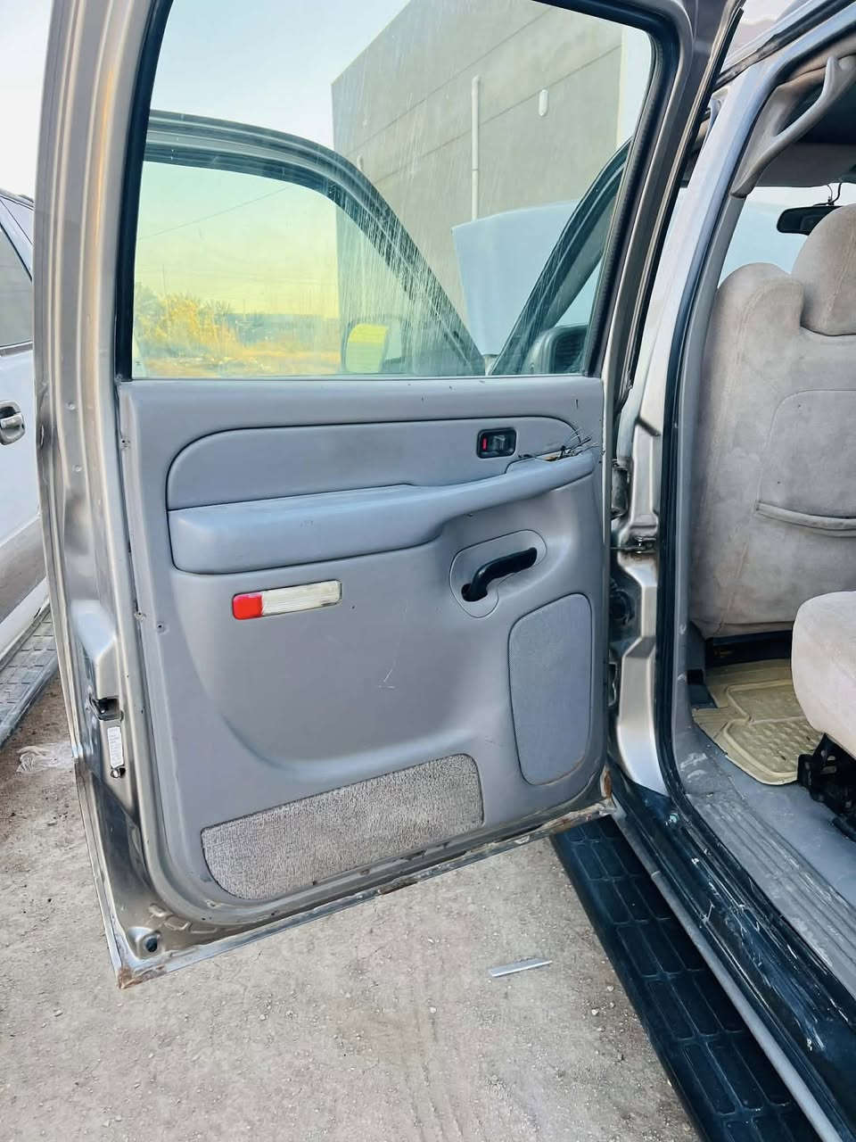 سلام عليكم
للبيع يوكن فحل 2001

مكينه كير اكسن خير من الله 

تخم تاير حداديه جديد دبلات خلفي جديد

مكينه 6100 

مكان الديوانية

الرقم بغداد

‭ ‭0781 253 3154‬

0773 380 3412‬
