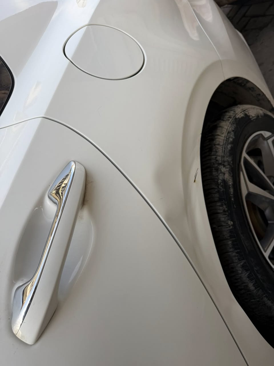 سلام عليكم للبيع كي 3 موديل 22 ماشية 50 السيارة نضيفة رقم اربيل بيها بارد بالجاملغ كد  شبو وطختين موضحات بالصورة ما مسويهن  عنواني صليخ *********** السعر 133 وبيها مجال بسيط
