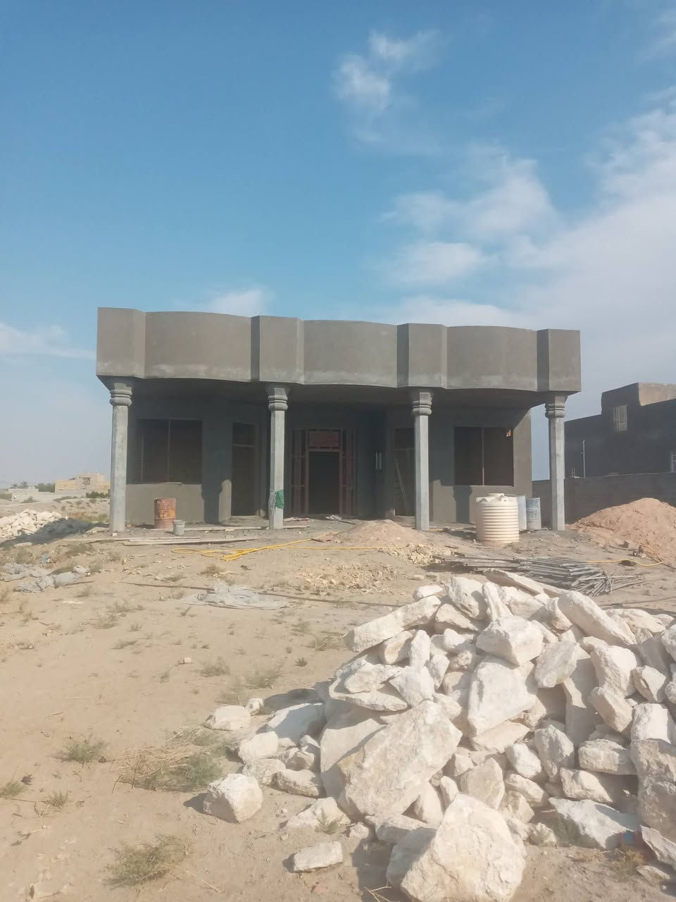 سلام عليكم شغل لباخ وبياض درجة أولى مصاطر والتزام بلموعد وأسعار مناسبه للتصال ***********
