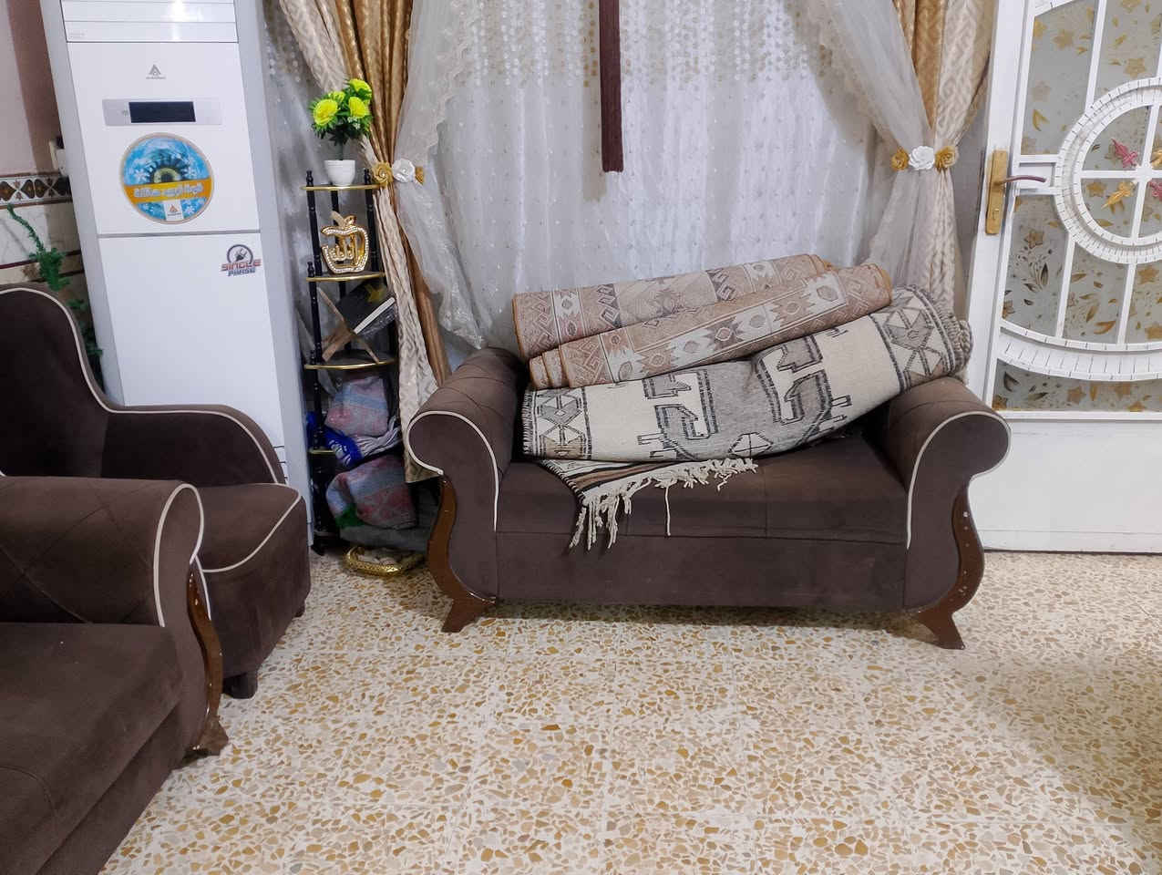 سلام عليكم قنفات البيع ***********
