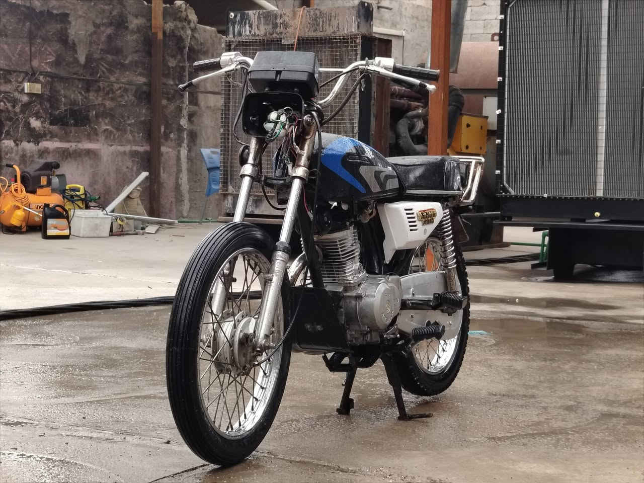 سلام عليكم
دراجه ايراني ارشه موديل 2013
سعر 250 الف الاستفسار ***********
