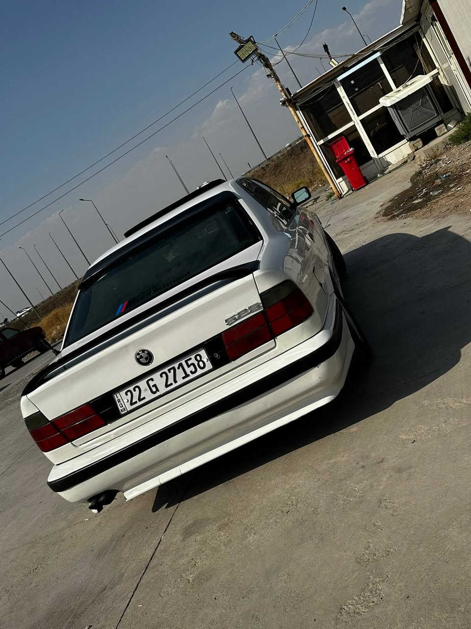 بيم 525 اصل 
1992 
كير عاد كير مكينه طخم تبريد كله بشرط  غرفه جديده كص 
كلشش جاهزه السياره 
*********** السعر 55  مكاني الموصل
