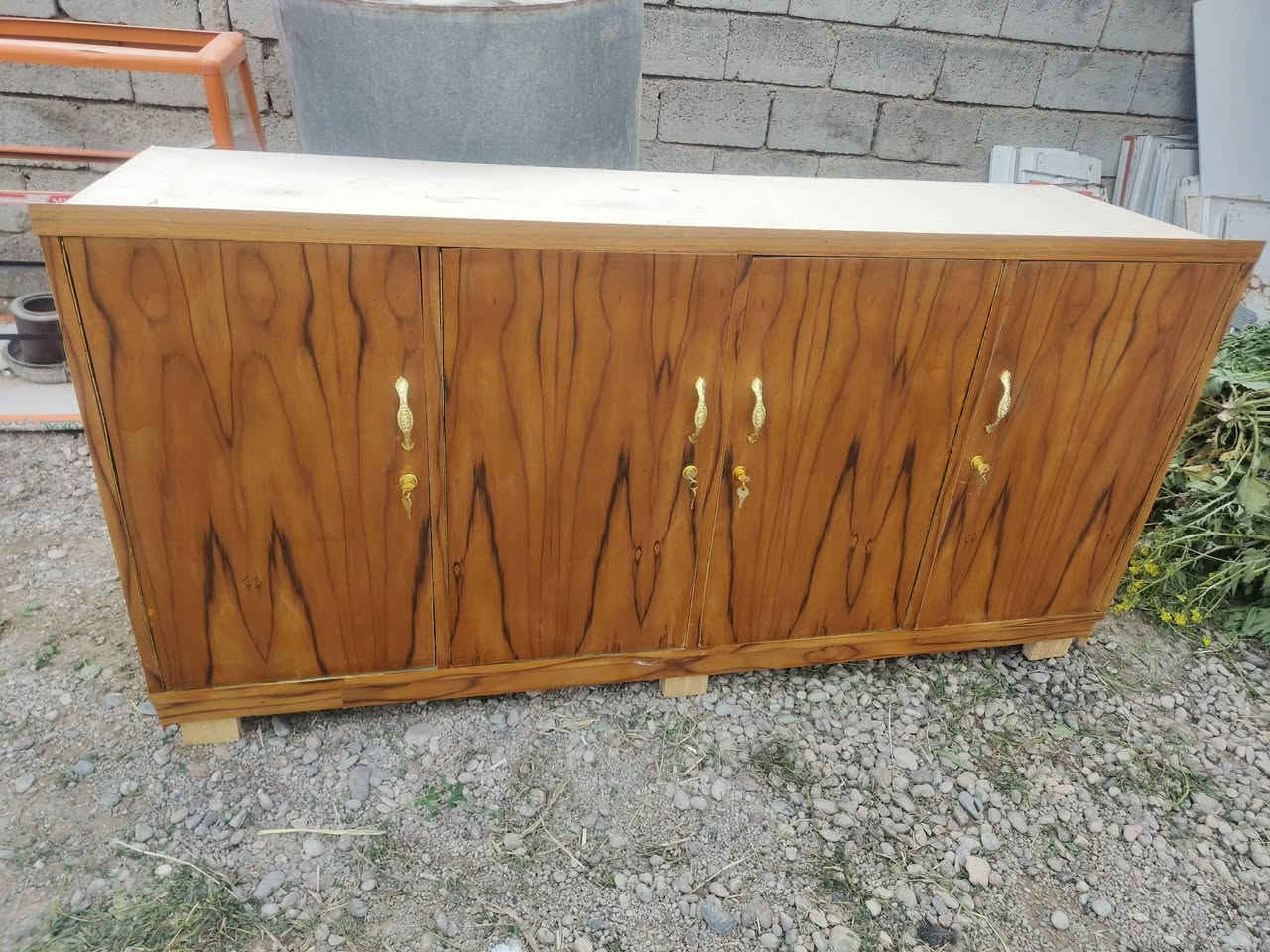 السلام عليكم ورحمة الله وبركاته مواد منزليه للبيع الشراي يتصل بالرقم ***********
