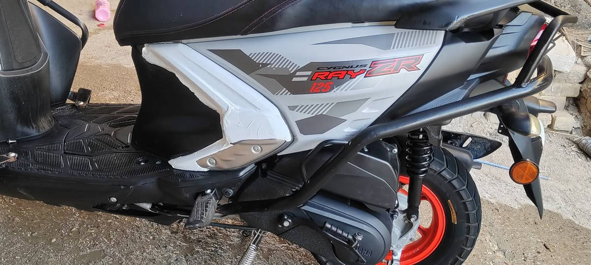 السلام عليكم.
Yamaha ZR
دراجه زت آر موديل 2023. مكفوله وجديده
الدراجه أوراق اصولي تترقم مثنى
دراجه كفاله عامه.
 الاستفسار ***********
