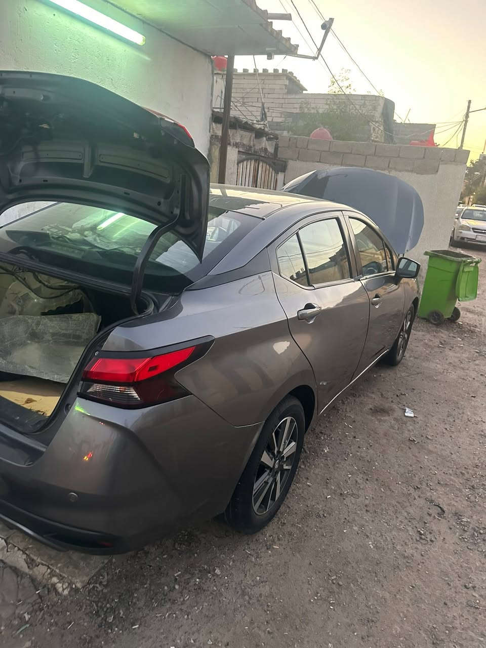 نيسان فيرسا مديل2021 للبيع حرة  رقمها بصرة راعيها بالبصره  تحويل مباشر حادثها غرق وبيها كلير من امريكا جاهزة دوشمه حداديه تبريد گير مكينة مكانها بصرة *********** السعر 110 وبيها مجال
