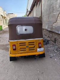 عشرين شهر الثامن سنويه ورقم مكينه مكفوله ٦٣٠٠ بيها مجال ٠٧٧٥٤٨٣٢٢٠٧