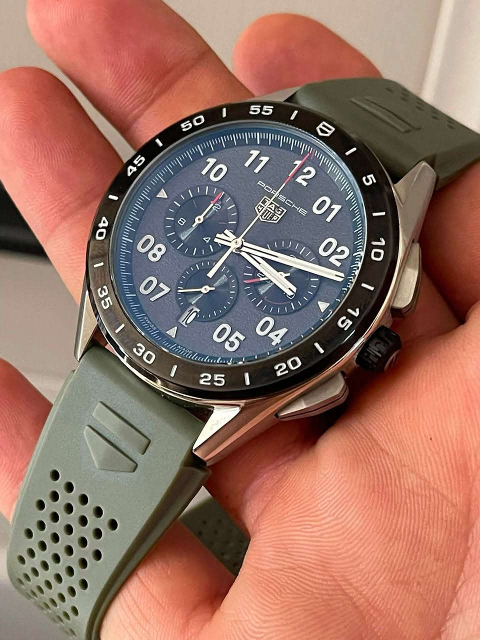 سلام عليكم ساعة ماركة TAG Heuer
بتصميم رياضي كجول و عسكري مميز 

ساعة حجم 44  محرك كرونو غراف 

ستوب بوج 

جامة ياقوت ضد خدوش

ساعة وكالة غير مستخدم دبل كوارتز ميل ماطور سنتر ثواني منفصل سناتر كله شغال وقت جدا دقيق 

عرض منفذ تاريخ ارقام اميال المنيوس مضي ليلي 

قفل فراشة اصلي سير ربر مريح بلادي قفل بلادي 

ساعة ما مستخدمة ابد سنل ستيل ب كامل ضد ماء 

وزن ثقيل كولتي جدا جدا عالي سوبر 

عنواني بغداد الدورة يوجد توصيل بغداد ولكل العراق 

***********
