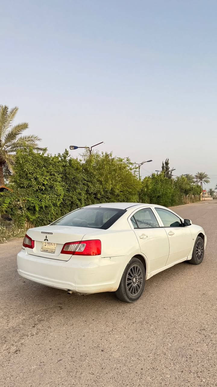 السلام عليكم
گلنت شركة الاقواس للبيع  

مكفولة گير ومحرك 

الموديل : 2011

السعر :50

وبيها مجال 

*ملاحظه كمبريسر التبريد عاطل ينزل من السعر

*********** للأستفسار
