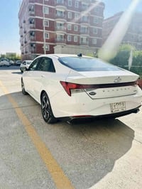 النترا Limited  هايبرد  موديل 2023 رقم بغداد تحويل ثاني يوم   لون ابيض...