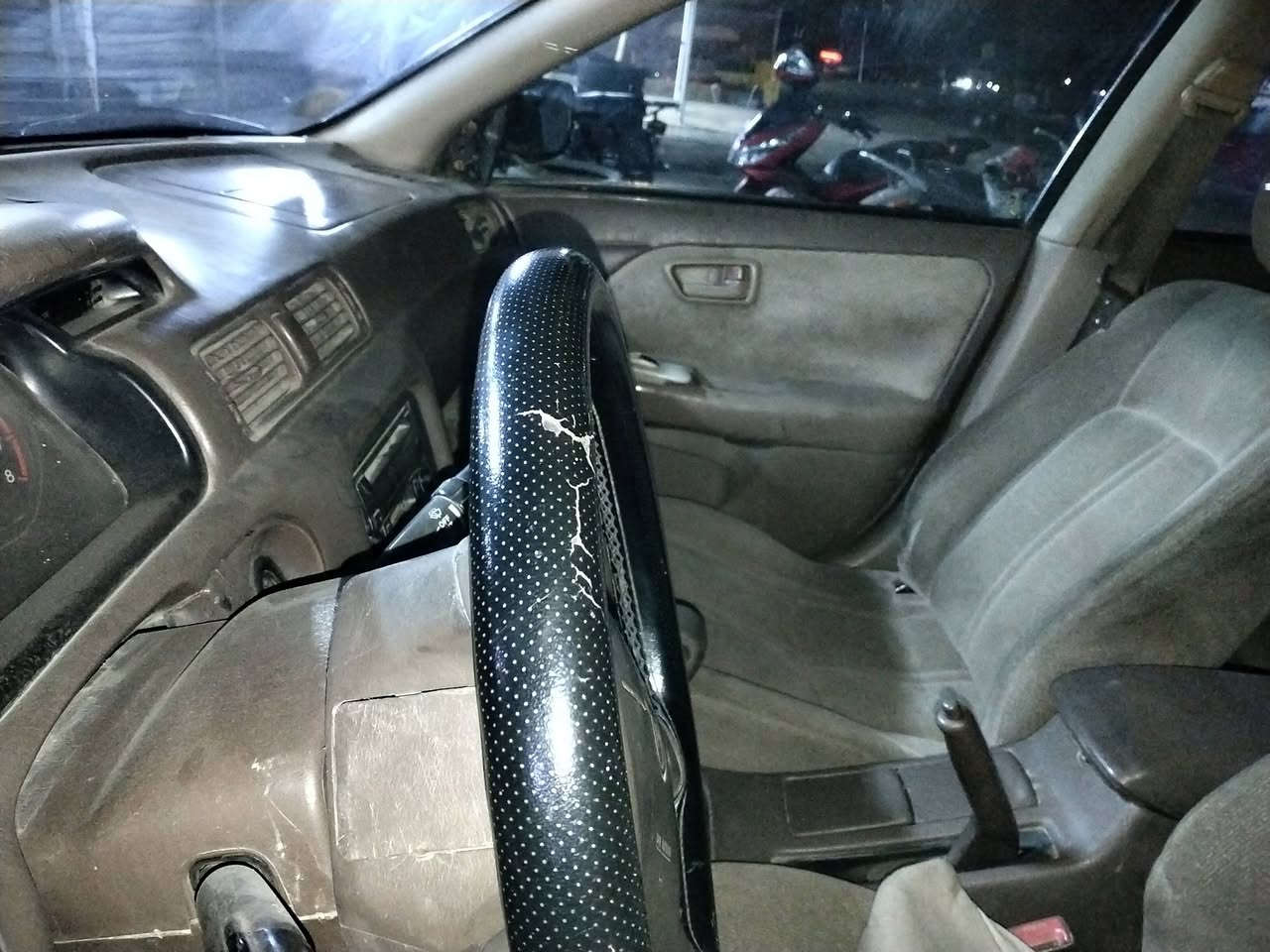 السلام عليكم
كامري مديل 2000 بسمي سعرهة 60$ وبيهة مجال 
***********
