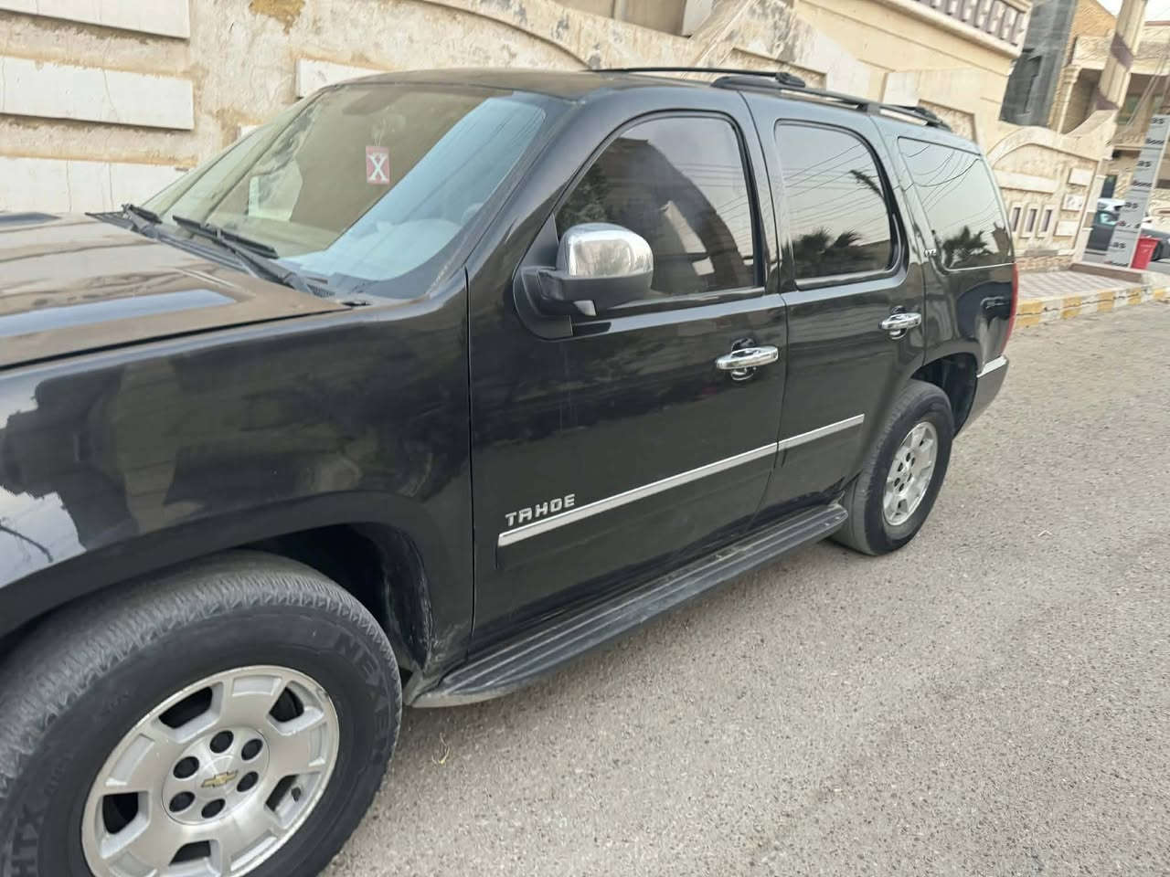 تاهو 2013 محرك وكير بالكارتون وحداديه امس مسويه من الطول للطول بالكارتون  تايرات جديده السيارة جاهزة 100/100 فول مواصفات مكفوله من الكص والضربه المكان الناصريه السعر 100 وبيه مجال ***********
