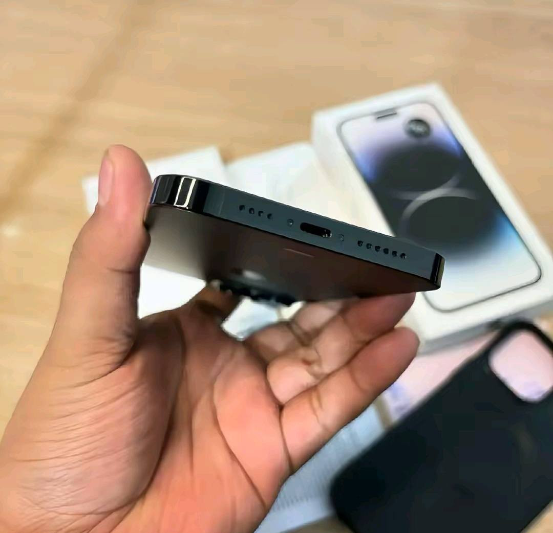 جمعة مباركة 
يا الله 
ايفون 14 برو ماكس عربي شرق اوصط A/AA
للبيع فقططططط ما اراوس 
الجهاز عله وضع الشركه وتر بروڤ 
لون اسود // 🖤🥹
بطاريه // 83 بلادي لا مرفوعه ولا ملعوب بيها
ذاكره // 256 
الجهاز نضافته مليار/100 شخط مابي
ملحقات الجهاز باكيت الأصلي  ++ لاصط مضلل ++ كفر شفاف++عدسات
السعر // 925وبي مجال 
مكاني رمادي التأميم 
استفسار اخر // ***********
ملاحضه الجهاز للبيع ما اراوس خلاص لحد يكلي تراوس
