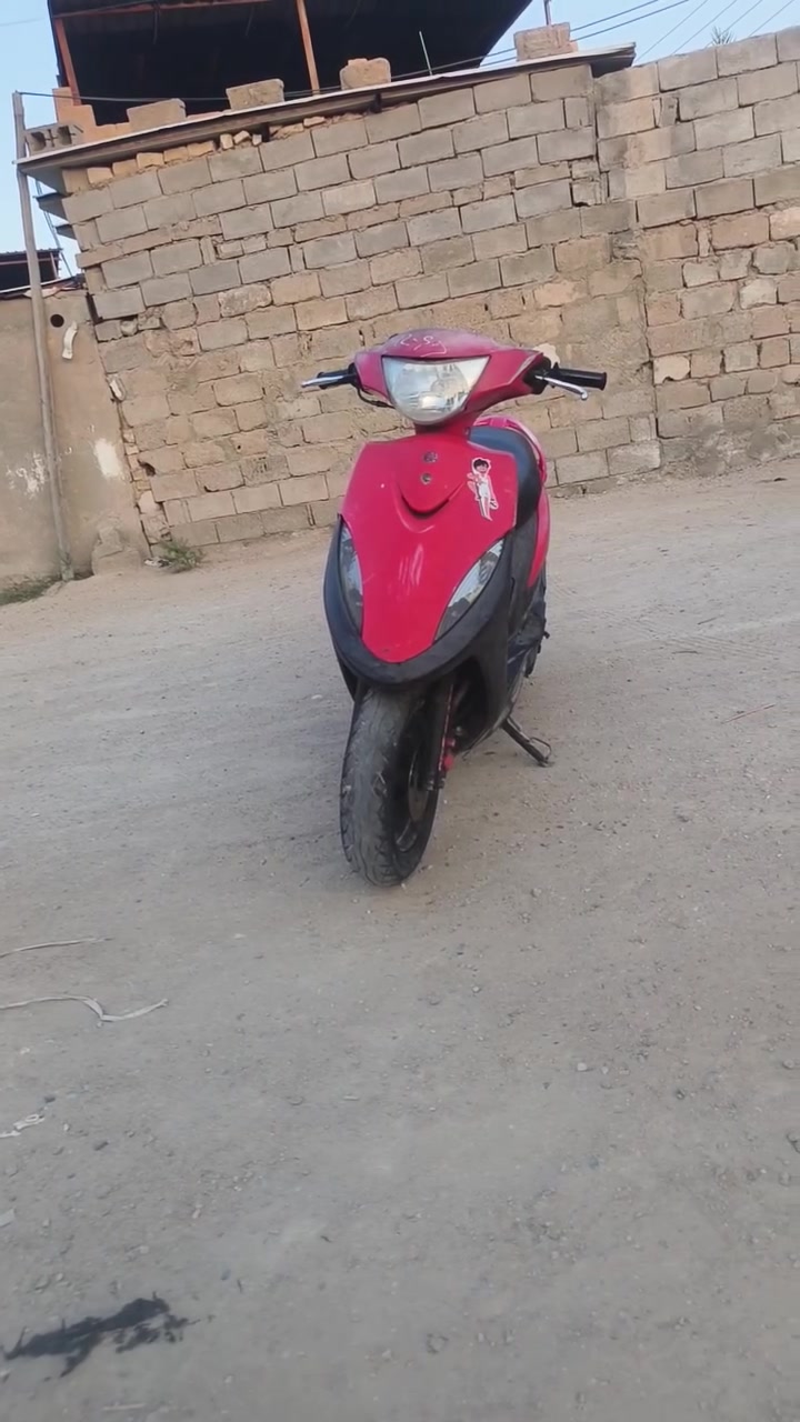 دراجه للبيع  سعر 800 وبيها مجال دراجه ما مفتوحه عنوان البصره ابو لخصيب رقم ***********
