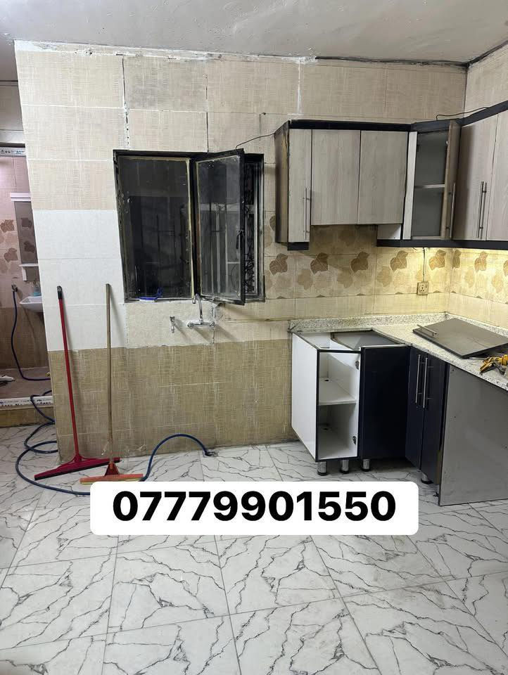 للايجار في السيدية 
خلف المصرف 
طابق اول مساحة ٢٠٠ متر معزول عزم تام 
يحتوي على غرفتين نوم صالة مطبخ خدمات 
للتواصل واتساب 
***********
