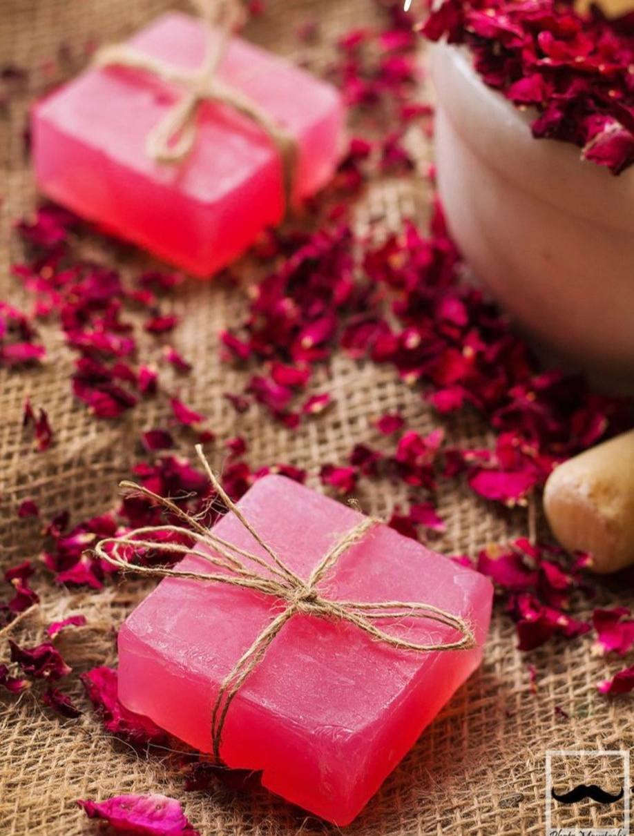 ✨ دلالج يبدأ من بشرتج ✨
نوفر مجموعة مميزة من الصوابين الطبيعية 🌿
بعناية خاصة لبشرة نظيفة، ناعمة ومشرقة 💫 مناسب لكل أنواع البشرة لاتفوتين الفرصة 🌸
اختاري الصابون اللي يناسب بشرتج وخلي جمالج يبين ✨
📩 للحجز والاستفسار خاص
🚚 توصيل سريع داخل الموصل


**إذا كنت صاحب هذا الإعلان وتريد حذفه لأي سبب، رجاءا أرسل رسالة إلى الدعم الفني**