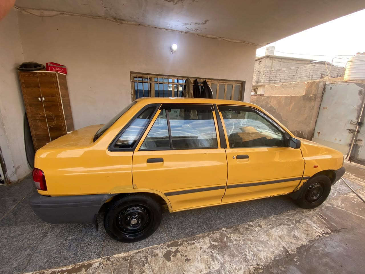 السلام عليكم
سايبه موديل 12 رقم بغداد بسمي السياره

مكينه كير خير من الله سياره حلوه اكثر من الصور

بيه بارد الجاملغ الخلفي جهت السايق وبيه خياسات

معمره السعر 29$ وبيه مجال العنوان بغداد تقاطع النهروان

رقمي ‭0787 691 0297‬بي واتساب
