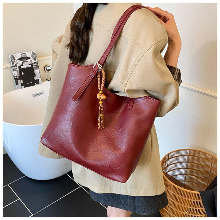 ❣️جــديــد  الانسه ❣️

حقيبه (جامعيه ) حجم كبير  مختومه من داخل جلد طري سوفت 

 شغل اصلي كوالتي عالي ضمان  

  
لمراسله
واتساب📲***********
انستغرام 📲4use0 📲
العنوان // شارع 13 // قرب مجمع المقيم // مقابل ازياء الجوهره
يتوفر توصيل داخل النعمانيه 🛵 وباقي المحافظات 🚖
