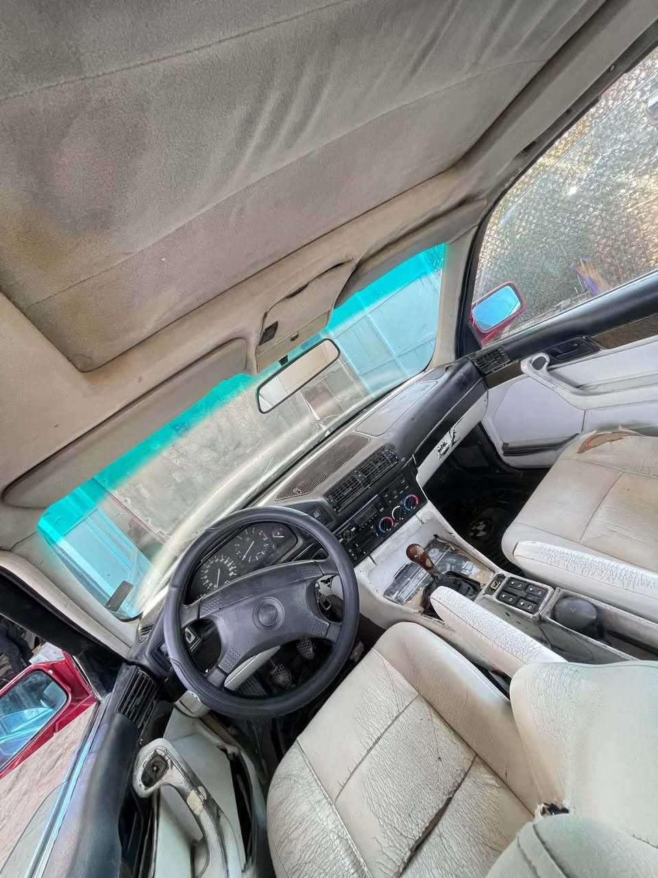 525 1990
محرك كير صدر كله جديد
تبريد شرط ثلج
غرفه بيضه
رقم انكليزي وسنويه لل٣١ وهزه جديده
سعرها مناسب 36 وبيها مجال
مكاني الغالبيه ***********
