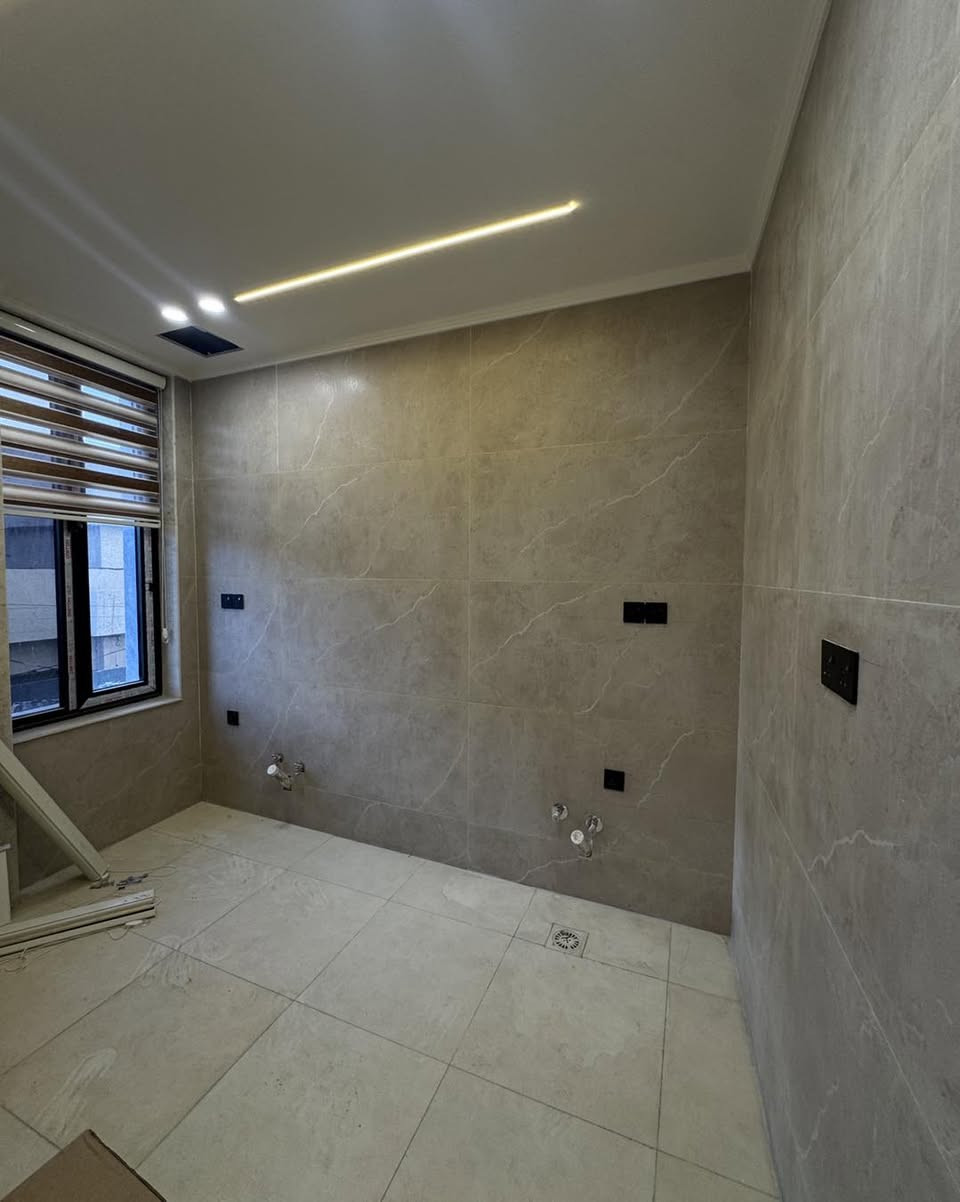 شقق تمليك للبيع في الكرادة 
المساحات تبدأ من ١١٥ متر 
شارع عريض وبارك خاص بالسيارات وخدمات متكاملة 
بناء حديث ٢٠٢٦ 
***********
