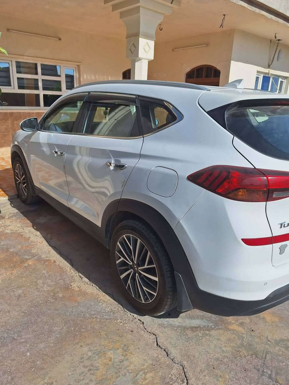 توكسان خليجي 2020 للبيع مكانها نينوی حمدانية
مكفول ونظيفة جدا  ماعدا بارد مقدار اصبعين  ومامبين رقمها اربيل جديد شركة سعد  للسيارات شركة معروفة وثقة

للبيع بسعر 215
ماشيه 80 الف
مواصفاتها: 

بصمة تشغيل 

بصمة ابواب 

دخول ذكي + اشارة ترحيب

شاشة دشبول (عطلات + اعدادات)

شاحن موبايل وايرلس

usb , aux منفذ 

بلوتوث بلادي

مود درايف 3 وضعيات

حساس امامي خلفي بلادي

يدك جرس ب120

لايت امامي عدسة + ماطور تحكم

بلاجكتور امامي

ليد نهاري

البك لايت ليد 

تبريد خلفي

ثلاجة بالجكمجة

***********
