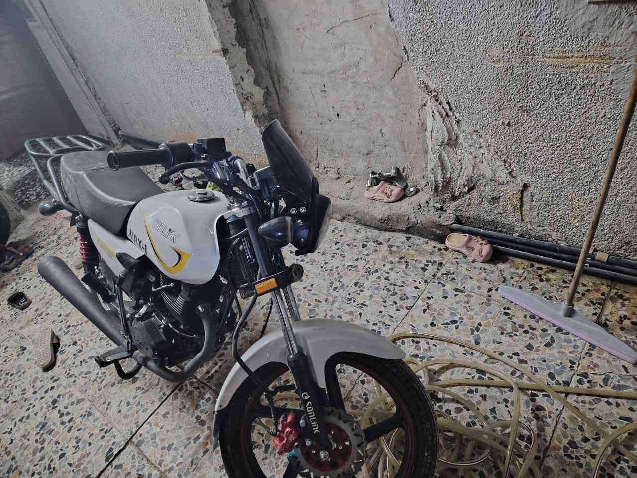 السلام عليكم دراجه سونك ماكس محرك 200cc
موديل 2025
 صار فتره من نزلته من الشركه  الدراجه بسمي 
دراجه جديده معنه الكلمه  بعدهي عل وضع الشركه 

*********** واتساب ورصيد غير متواجد عل الفيس
