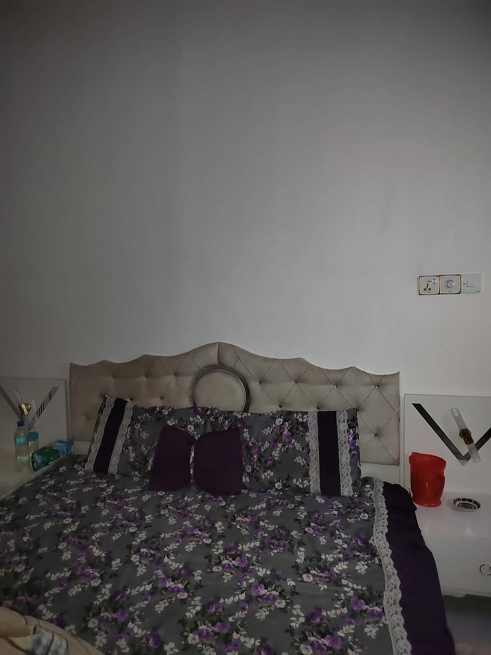 عندي هاي الغرفه تركي ٦ ابواب نظيفه عدا الميز مالت المرايه بي ضرر جرارته يحتاجلها سكك ٣ ثلاثتهن مكسرات السكك. السعر 300مكانهه بتنومه الصالحيه


**إذا كنت صاحب هذا الإعلان وتريد حذفه لأي سبب، رجاءا أرسل رسالة إلى الدعم الفني**