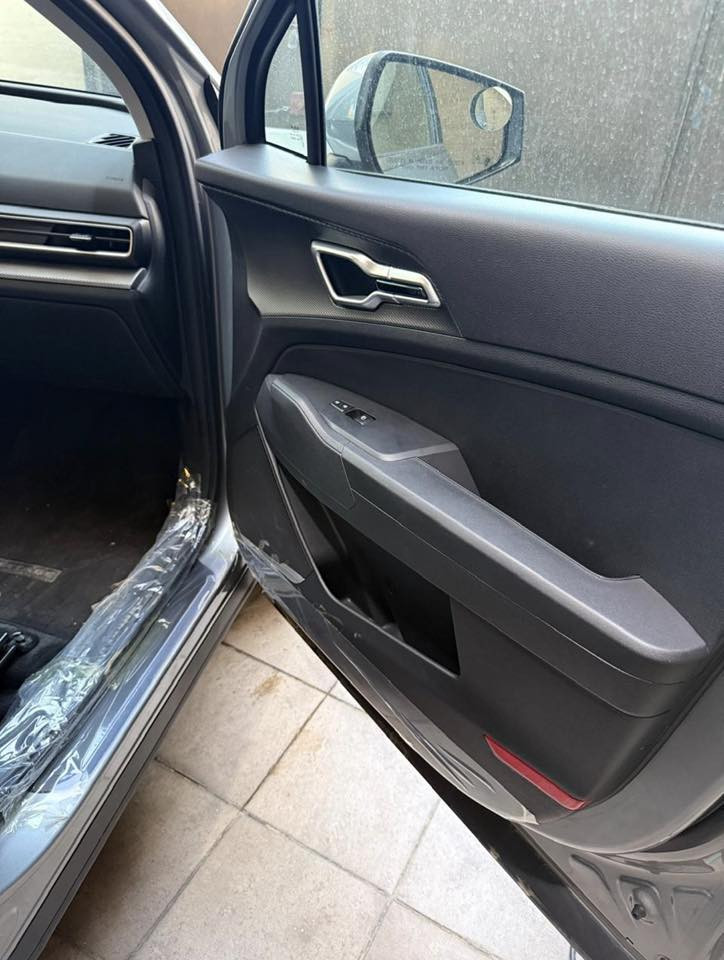 سبورتج وارد امريكي
مكينة٢٥٠٠ gdi
موديل٢٠٢٤
رقم اربيل بأسمي
ماشية ١٩
فور ويل
تدفئة كشنات
رادار تحديد مسار 
رادار مانع تصادم
اوتو هولد 
كاميرا دوارة 
حساسات خلفية
وضعيات قيادة
مثبت سرعة
مانع انزلاق
تبريد قطعتين
هند بريك بصمة
وبعد بيها مواصفات
حادثها موضح بالصورة فقط بارد بالبنيد وبارد بالجاملغ
وبيها باب السائق دبل كود من امريكا 
السيارة جديدة حيل 
السعر ١٩٥ ومجالها بسيط
مكانها بغدادحي الجامعة
***********
