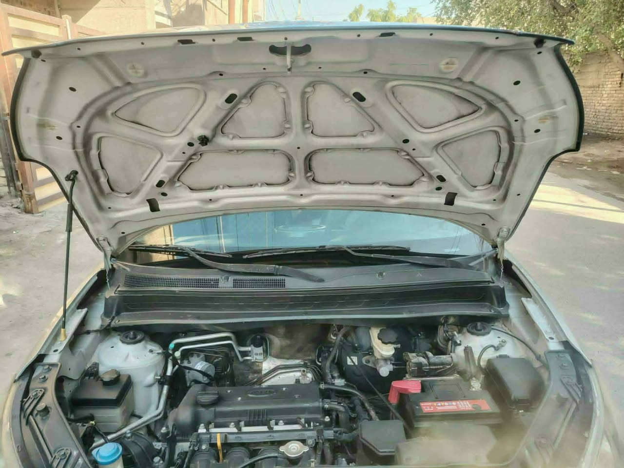 متاح كيا صول ٢٠١٠ وارد خليجي مكفوله من الصبغ وللضربه فقط بيه بارد بالجاملغ الامامي وقبغ جنطه بمقدار شبر وبيه شخوط خفيفه بجهه العبري ومكفوله من كير ومحرك وحداديه وتبريد وتخم تاير ومحرك ١٦٠٠ وشاشه وكامره ورقمه بغداد بأسامينه وسعره ب٩٢ وبيه مجال وللاستفسار *********** ومكاني الحله البكرلي
