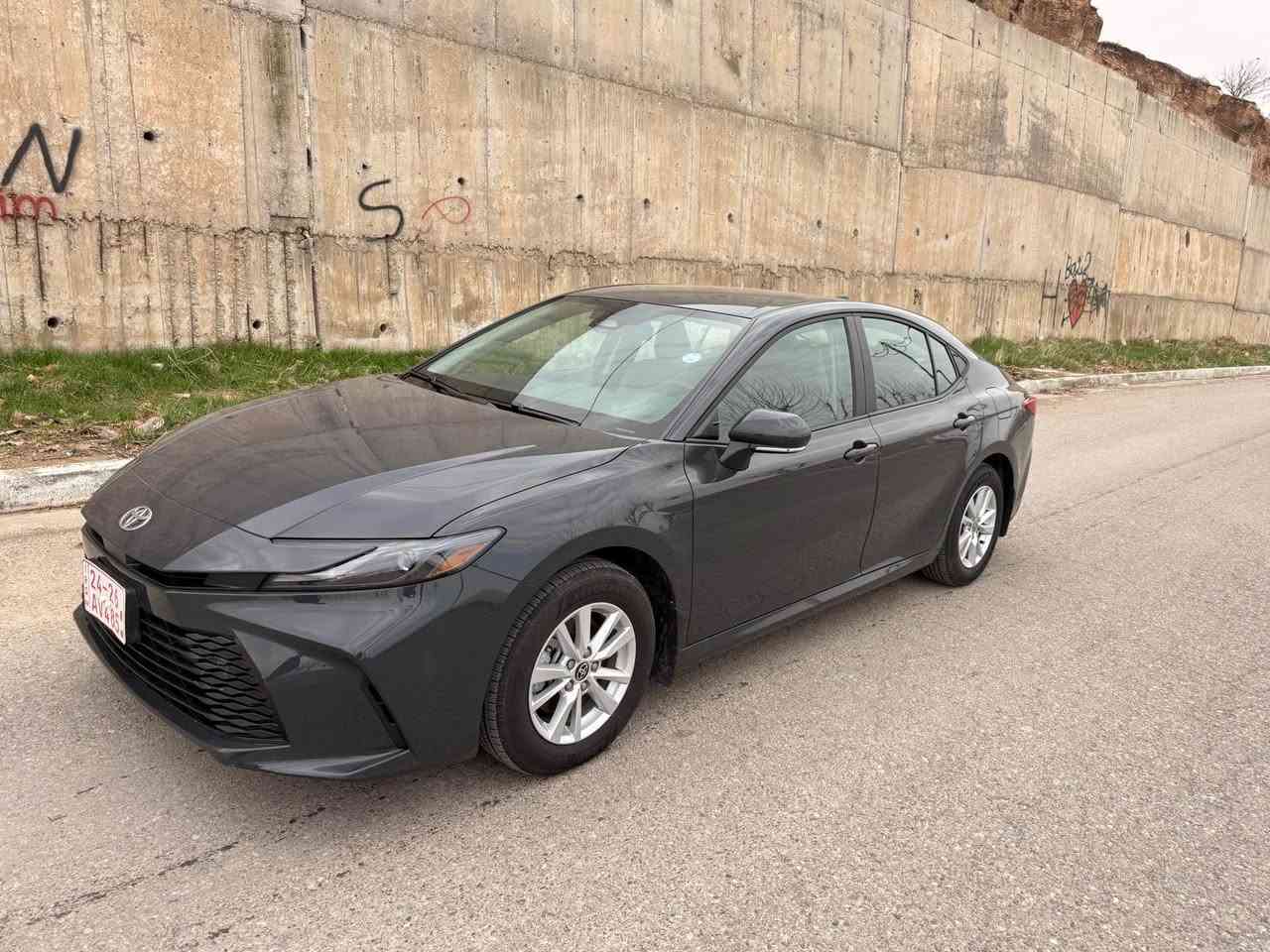 2026 CAMRY LE AWD
لون سمنتي
موديل 2026
مواصفات: LE معروفة رادارات ٣٦٠ درجة كوشن كهربائي وهيتر، تحكمات ستيرن كامل، تحديد مسار وسرعة، تحديد تكييفي لعدم الاقتراب من المركبات المجاورة، الخ…
ماشية 600 ميل فقط، حساب زيرو
دعاي للدعامي مكفول من الصبغ والتعديل والتبديل
كلين،
السيارة علي وضع الشركة 
ضرر: فتح دعامي فقط (رصعة صغيرة بقبغ الصندوق مكان الرقم)
الباقي كلشي بها بلادي، برغي واحد مامبدل
رقم الشاصي: 4T1DBADK5TU037633
سعر 238 وبها مجال 
للاستفسار: 
0750.104.3031 دهوك, العراق


**إذا كنت صاحب هذا الإعلان وتريد حذفه لأي سبب، رجاءا أرسل رسالة إلى الدعم الفني**