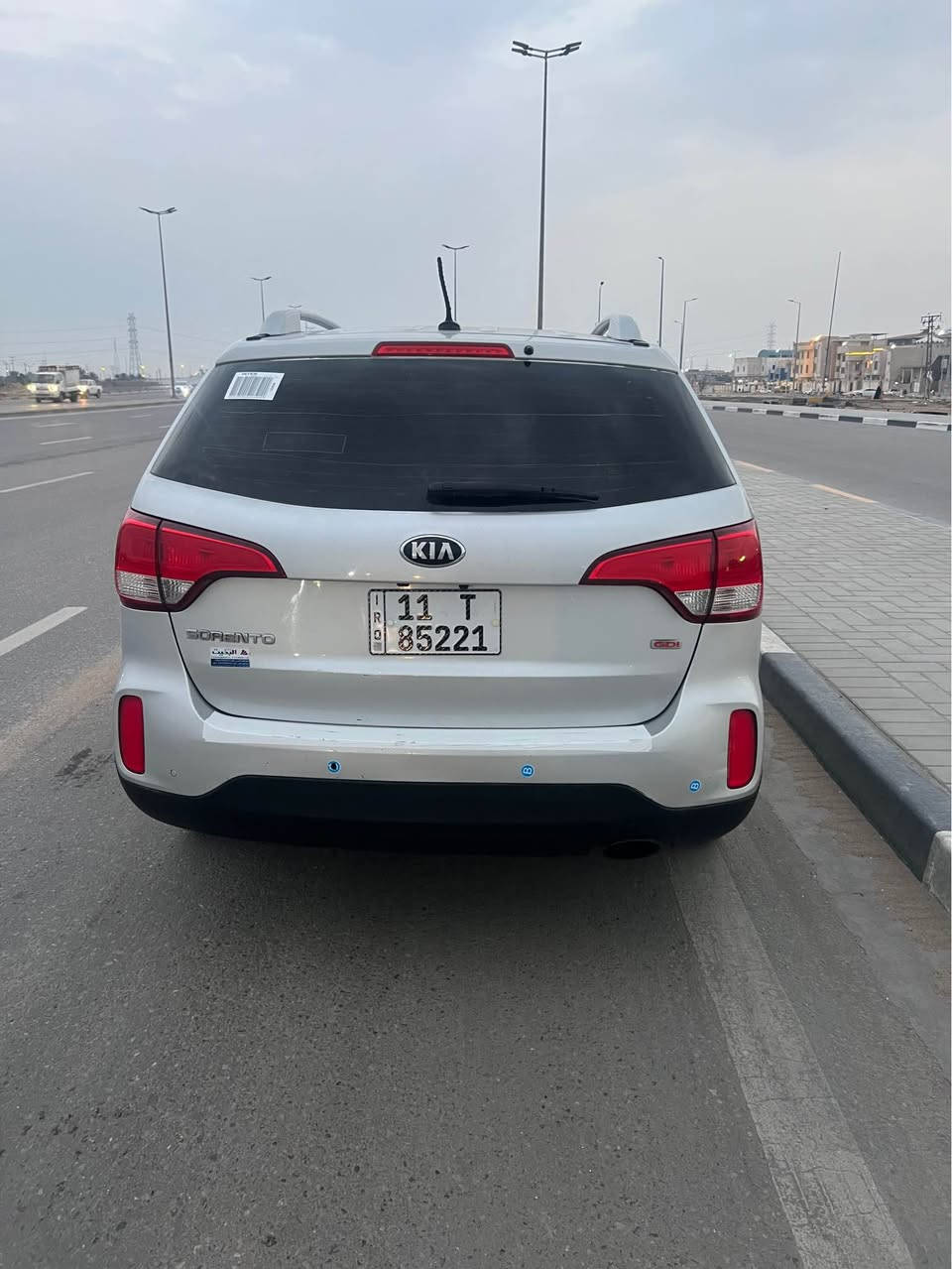 كيا سورنتو 2014  وارد امريكي ضربته جاملغ وبنيد ضربه مو قويه  وبيه مكانات صبغ مكينه وكير كفاله اربعه سلندر  حداده كله جديده كهربائيات كله شغاله  7 راكب  تحكم استيرن وشاشه وكامرا  سياره نضيفه سعر123بيع مستعجل  عنوان المعقل رقم *********** البصرة, العراق
