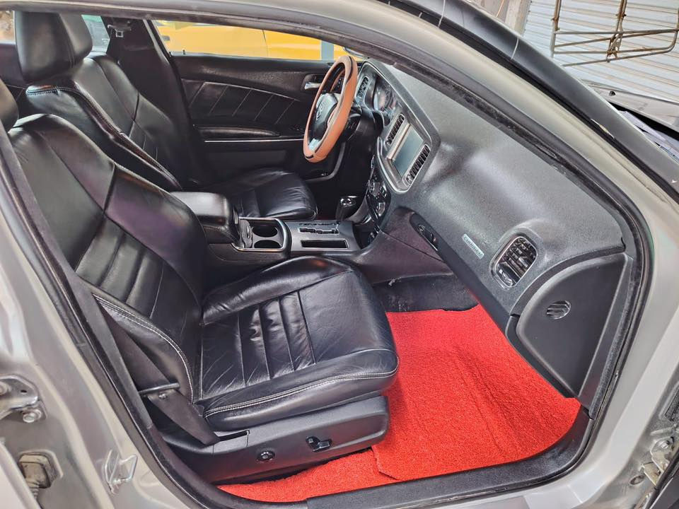 لسلام عليكم ادوات ادوات(جارجر٢٠١٤) V8 سيارة جاهزة من كلشي كير مكينة جديدة حدادية كلشي شرط كصة جنطة 

‭٠٧٧٣ ١٦٠ ٢٢٨٤‬اي استفسار اتصل وبخدمتك
السعر ٥٨
