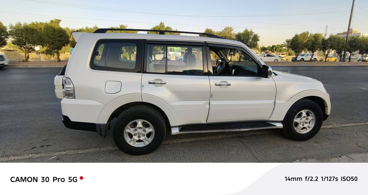 موديل ٢٠٠٨ مكفولة من كلشي السونار مرفق بالصور بدون صبغ بدون بارد بدون تبديل. تخم تاير جديد صدر جديد تبريد ثلج فتحة حساسات كاميرا خلفية كشنات جلد تدفئة وتبريد الكشنات الامامية مكينة ٣٥٠٠.رقم بغداد وهزة جديد.مكان السيارة المحمودية
***********
السعر ١٢٠
