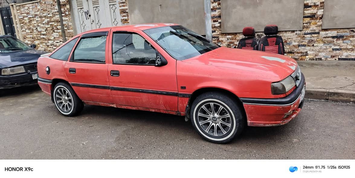 للبيع حجم ١٨ موديل 1993 السعر ٣٢  ***********
