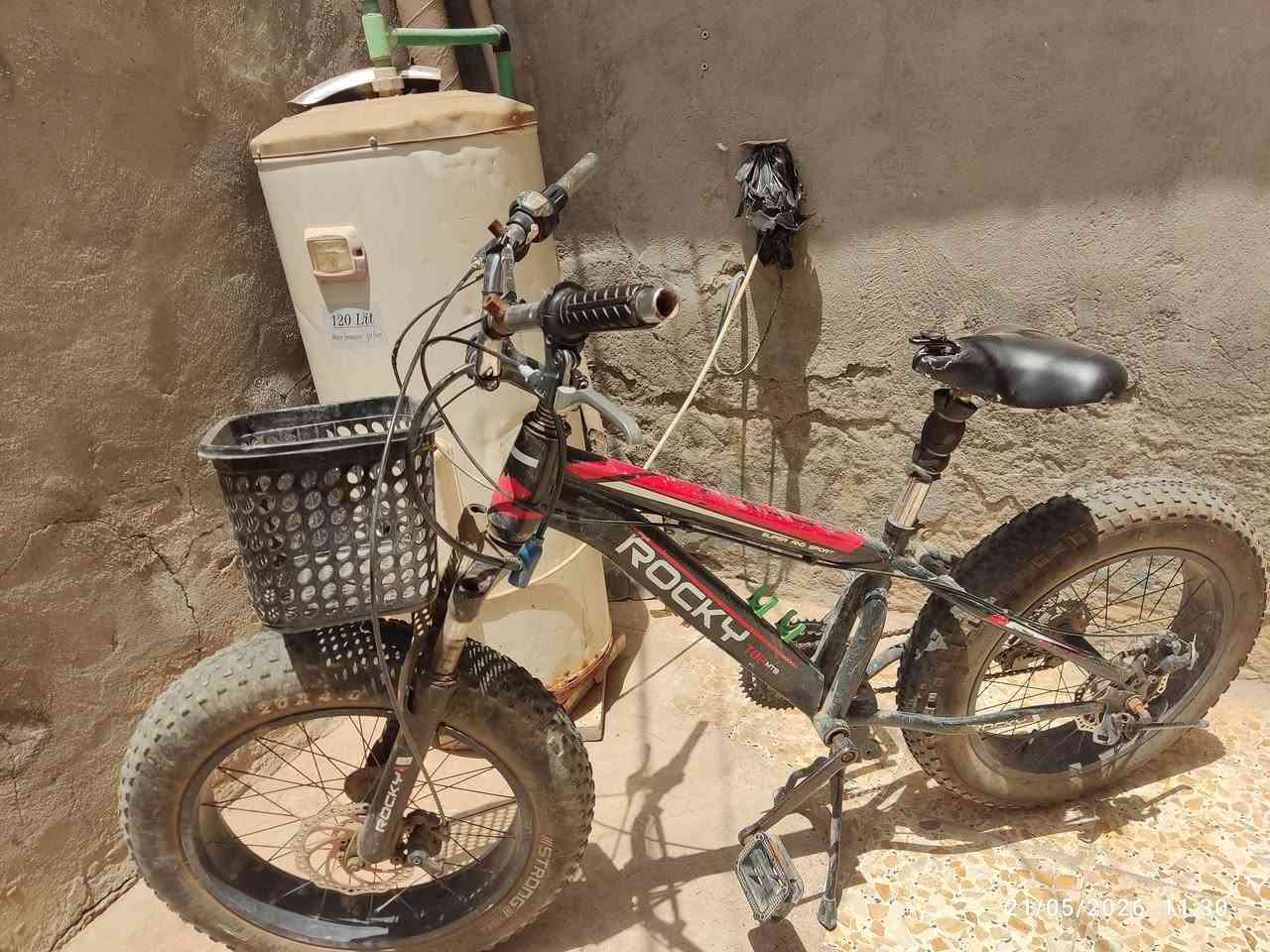 بايسكل دبابه
حجم 20

بايسكل كلشي ما عوزه 

مكاني كوت فلاحيه 

سعره 150 وبي مجال 

رقم تواصل***********
