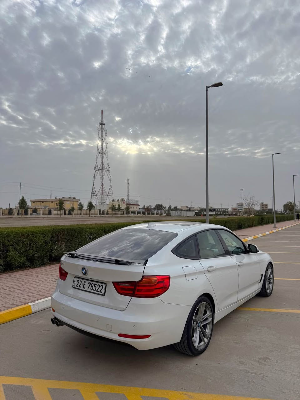 {BMW GT 330i 2014}
~~~~~~~~~~~~~~~~~145$~~~~~~~~~~~~~~~~
 (وارد خليجى وكالة شريكة عروش ضمان دولى كلين فقط بيها مكانات صغير pdr بدون صبغ )
مكينة : 2.0 ليتر بنزين 4سلندر توربو 
موديل : 2014
لون : ابيض 🤍
سعر : 145 ورقه 
                —————————————
مواصفات فول فول :
( بانوراما - حساسات - شاشة كبير و كاميرا - گيچ الكترونى - اوتو ستوب- صندوق كهربائي )
                 —————————————-
گير و مكينة و كهربائي كل شرط برغى مامفتوح 
تحويل  و غرامة مباشر 
سيارة الحمدالله جاهزة بدون نقص 
                 ——————————————
مكان سيارة / اربيل شارع ٦٠ 
رقم موبيل / ***********
                   ***********
سعر سيارة / ١٤٥٠٠$ دولار امريكى مجال كلش بصيط
‏~~~~~~~~~~~~~~~~~🇩🇪~~~~~~~~~~~~~~~~~ أربيل, العراق
