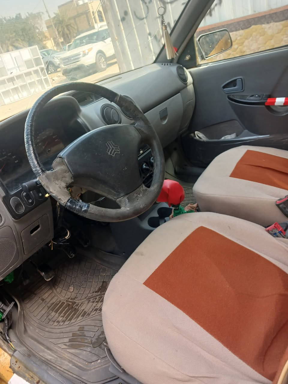 السلام وعليكم. 
 سايبه؟موديل2013  جاهزة كير مكينه مكفولات حداديه تخم تاير غرفه تبريد مصفره وراعيها؟يمي سنويه 2027 جديدة 
السعر 22وبيها مجال 
عنوان ميسان مركز قرب كراج بغداد تواصل؟***********
